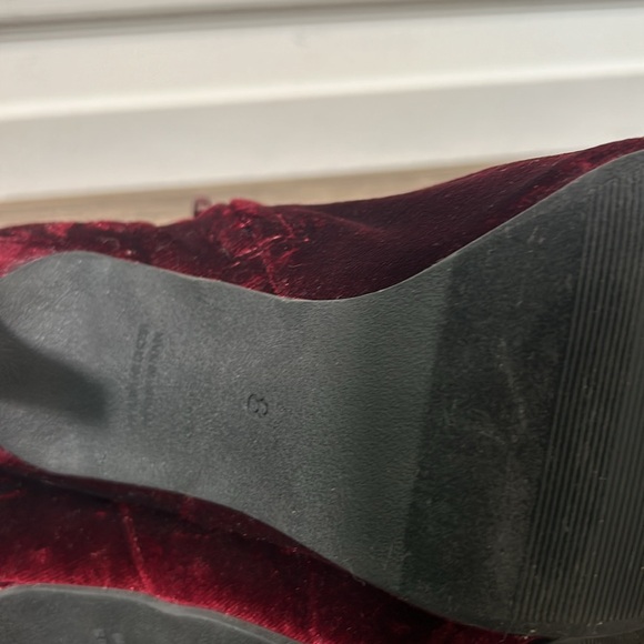 OLD NAVY MARION WINE COLOUR VELOUR POINTY TOE HIGH HEELS BOOTIE SIZE 8 - Picture 10 of 11